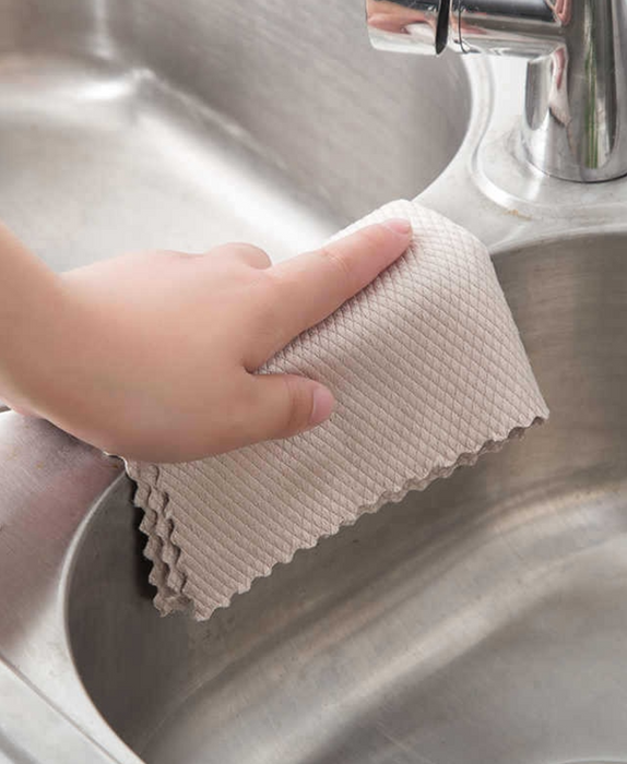 Nano-Scale Cleaning Cloths